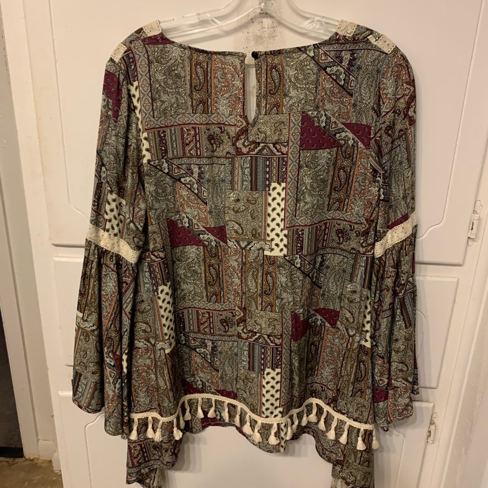 Blouse with Paisley pattern and lace